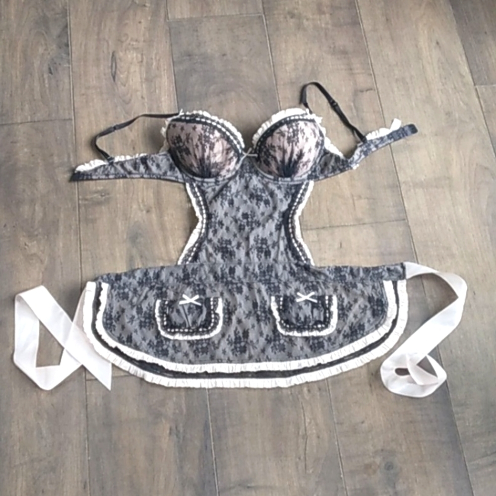 VICTORIA'S SECRET BLACK LACE/ PALE PINK FLORAL UNDERWIRE TEDDY WOMAN'S 34C